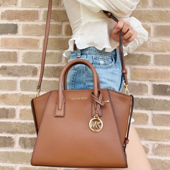 NWT Michael Kors Handbag💕Gaby’sBags - Picture 5 of 5